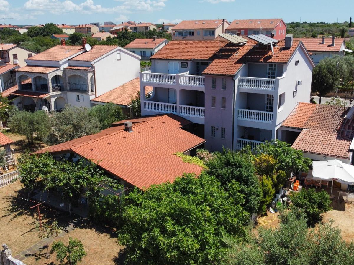 Apartments Jozic Peroj Ngoại thất bức ảnh