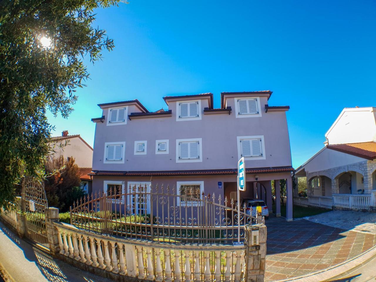 Apartments Jozic Peroj Ngoại thất bức ảnh